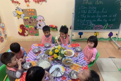 Bữa ăn gia đình lớp B4